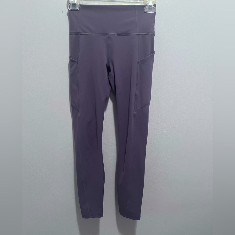 Fabletics leggings XS or Small (No tag) EUC side pockets for phone Light Purple
